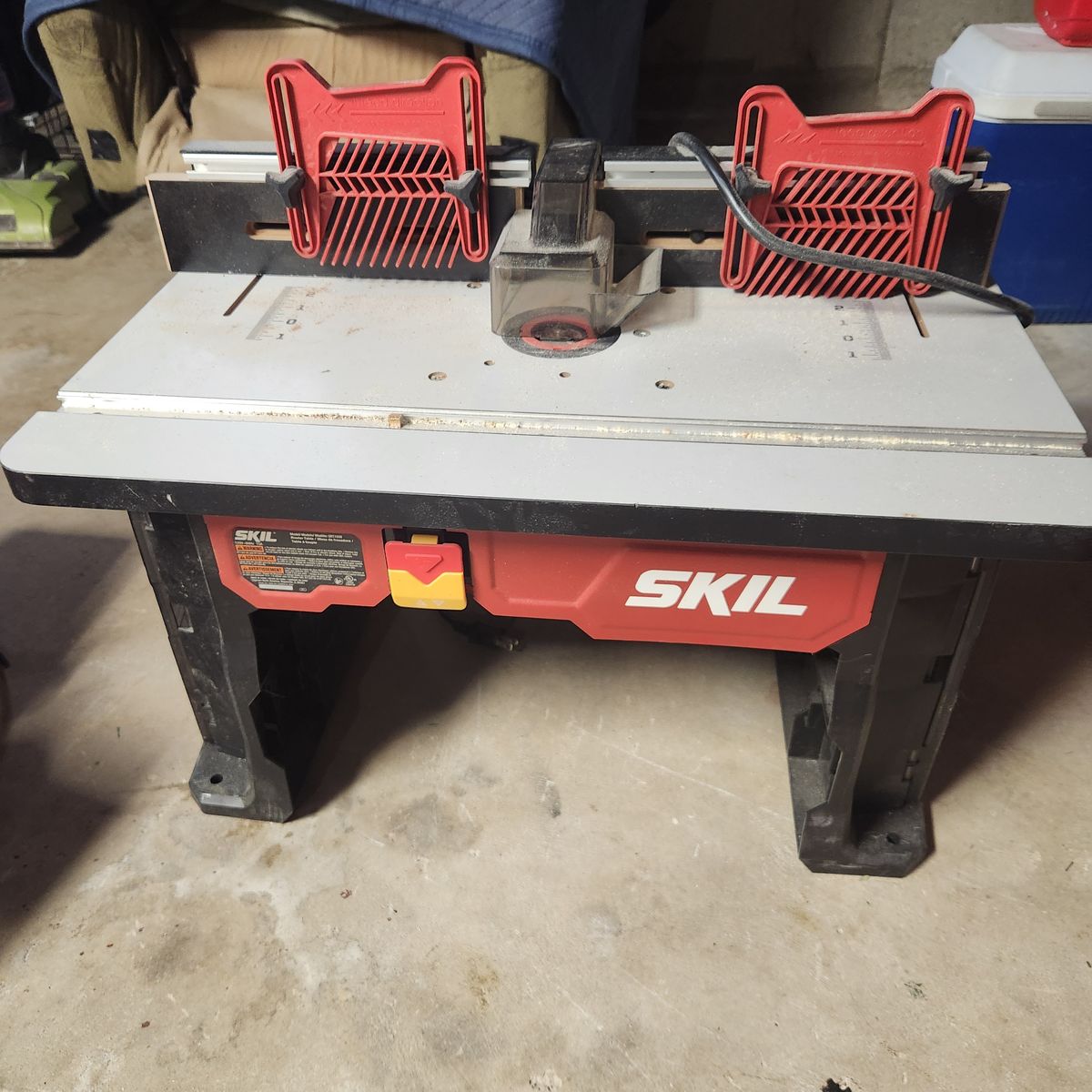 SKIL RT1323-01 Router Table and 10 amp fixed base router