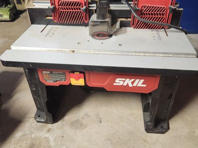 SKIL RT1323-01 Router Table and 10 amp fixed base router
