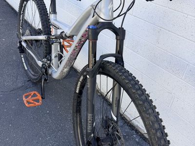 Specialized Full Suspension Mountain Bike RockShox FSR Silver