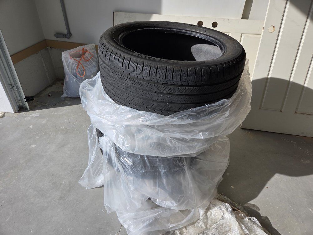 Tires - 275/45 R20