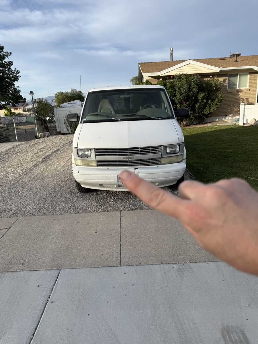 2004 Chevrolet Astro Van LT
