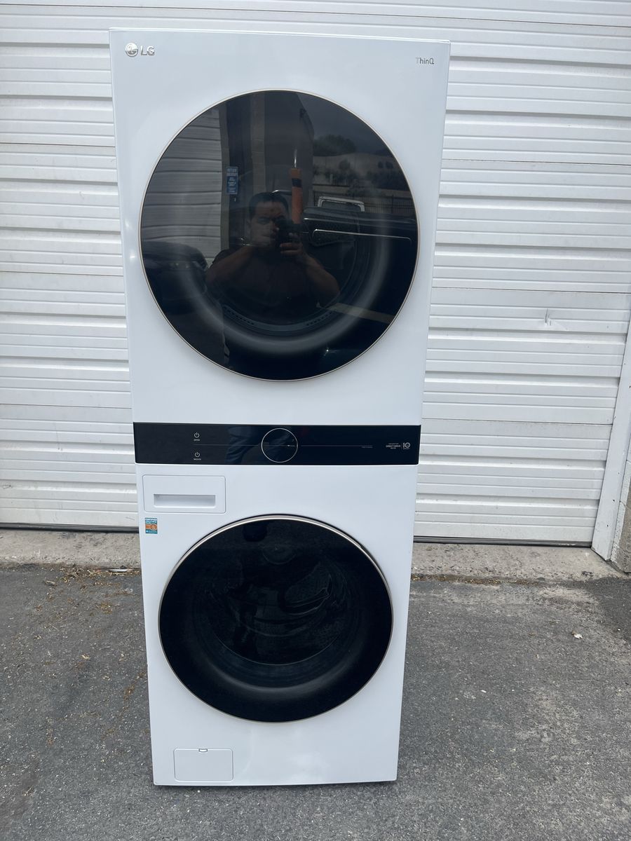 Like new LG THIN Q electric washtower,free delivery