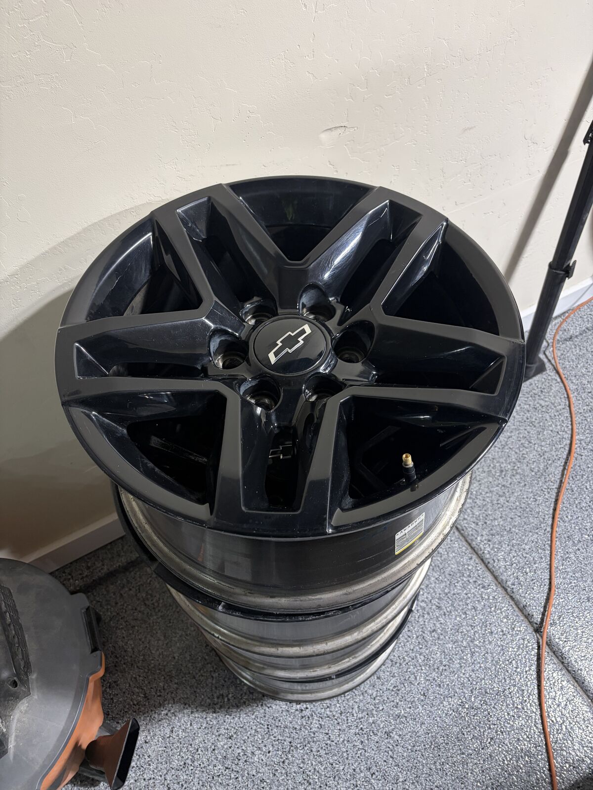 18 Chevy Silverodo 1500 Wheels