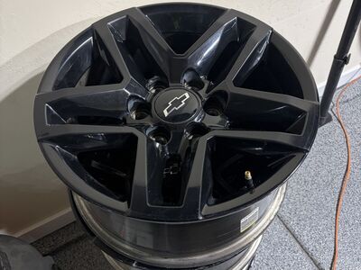18 Chevy Silverodo 1500 Wheels