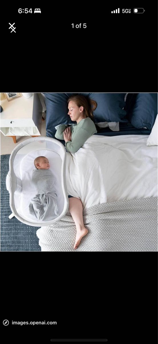 Halo BassiNest Swivel Sleeper Bedside Bassinet