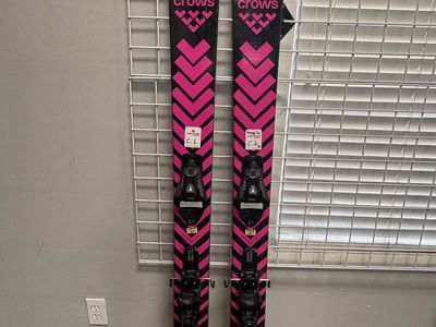 Black Crows Corvus 169cm Skis w/ Atomic Strive 13 GW Demo Binding - Lightly Used