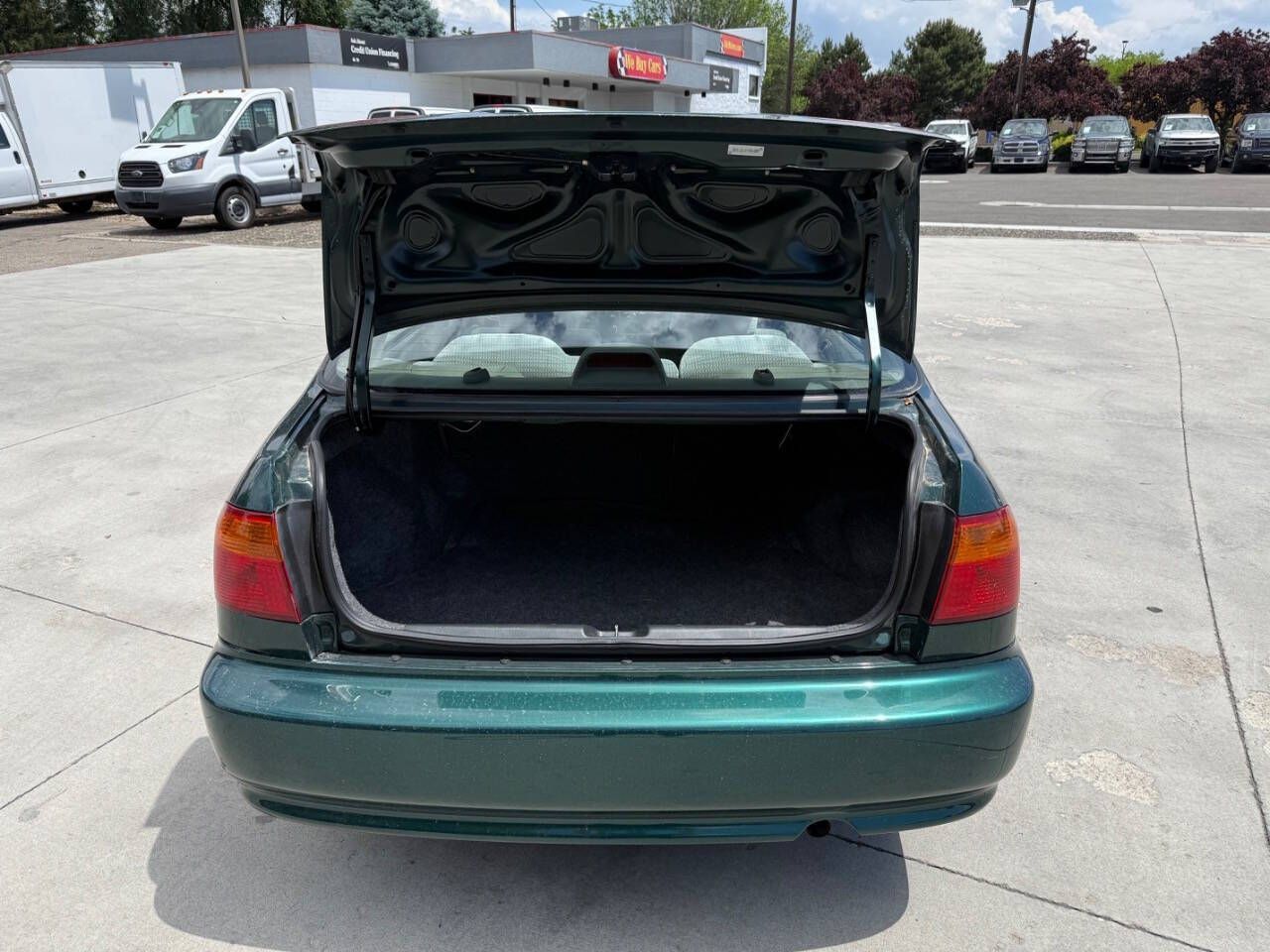 Main image 13