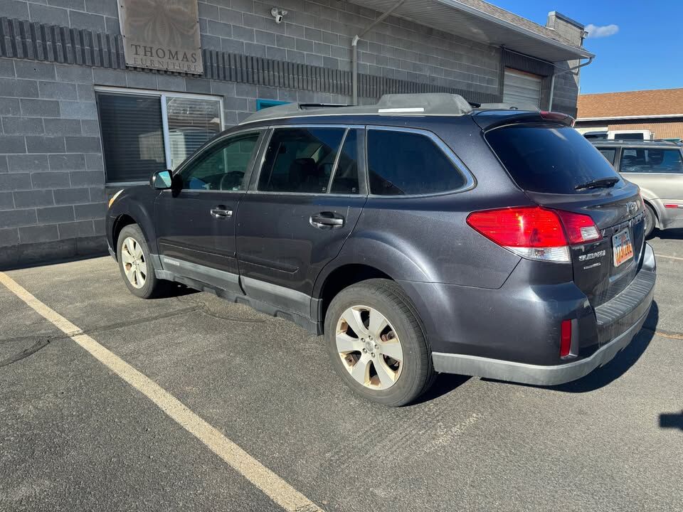 2010 Subaru Outback 2.5i Premium