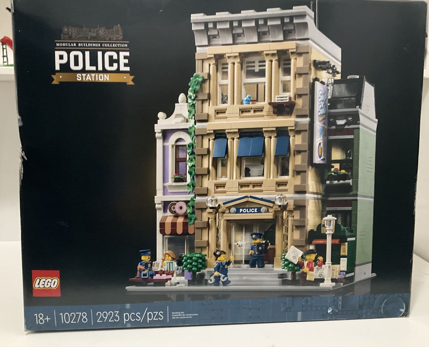 LEGO modular buildings