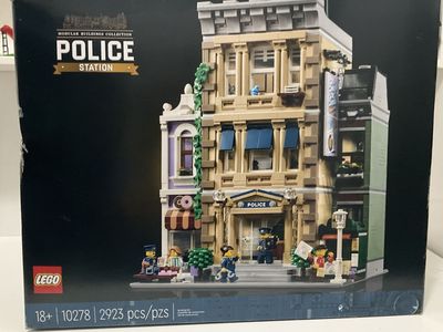LEGO modular buildings