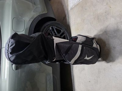 nike bag and golf clubs 200$OBO