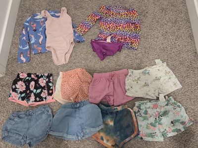 Toddler girl 3T shorts/swim bundle - 10$
