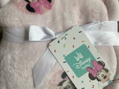 Disney baby pink Minnie Mouse baby blanket