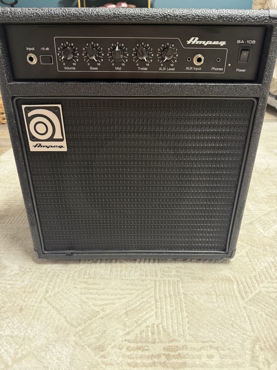 Ampeg BA-108 V2 Bass Amplifier – Excellent Condition + Power Cord Included