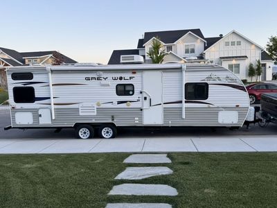 clean 2013 Forest River Grey Wolf Superslide