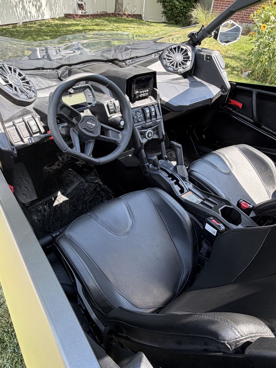 Main image 6