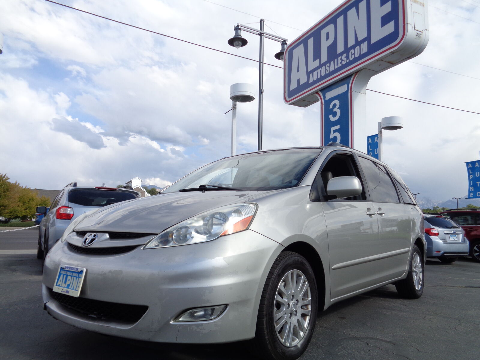 2010 TOYOTA SIENNA XLE