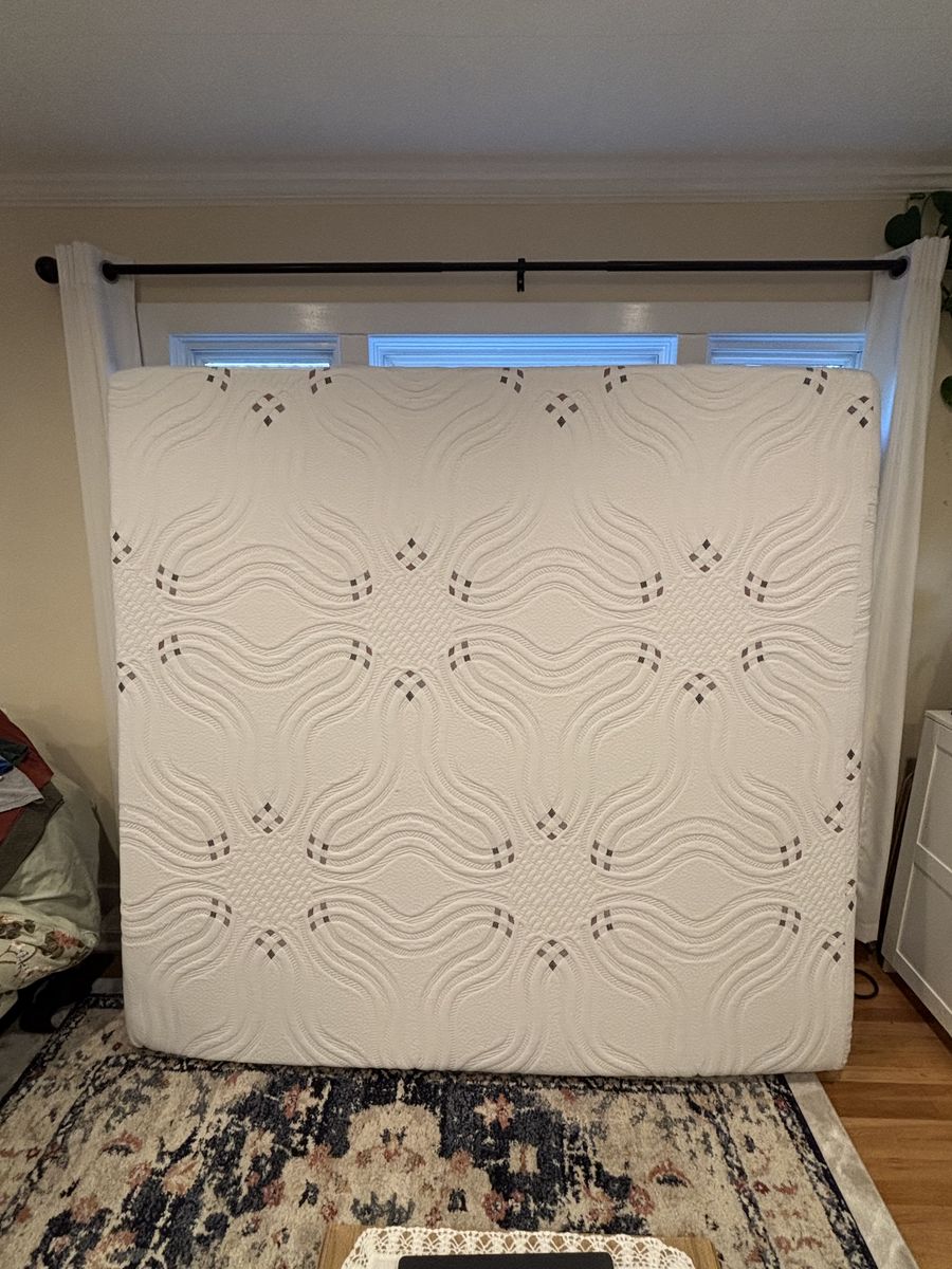 Comforpedic memory foam king mattress 