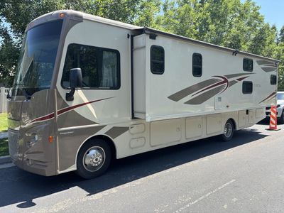 2016 Winnebago Vista 31BE - NEW ROOF
