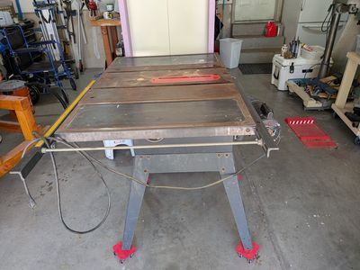 Table saw with 10 inch blade - everything works