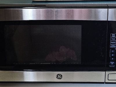 GE Countertop Microwave – Stainless Steel