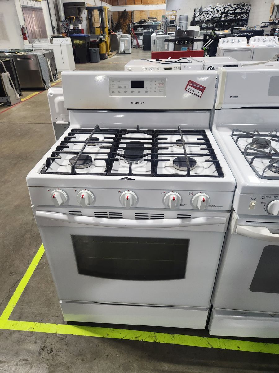 LOW PRICE GUARANTEED! SAMSUNG 5 BURNER GAS WHITE RANGE