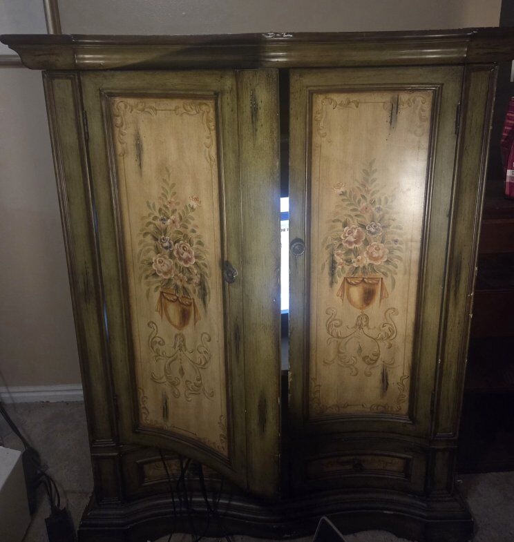 Free entertainment center