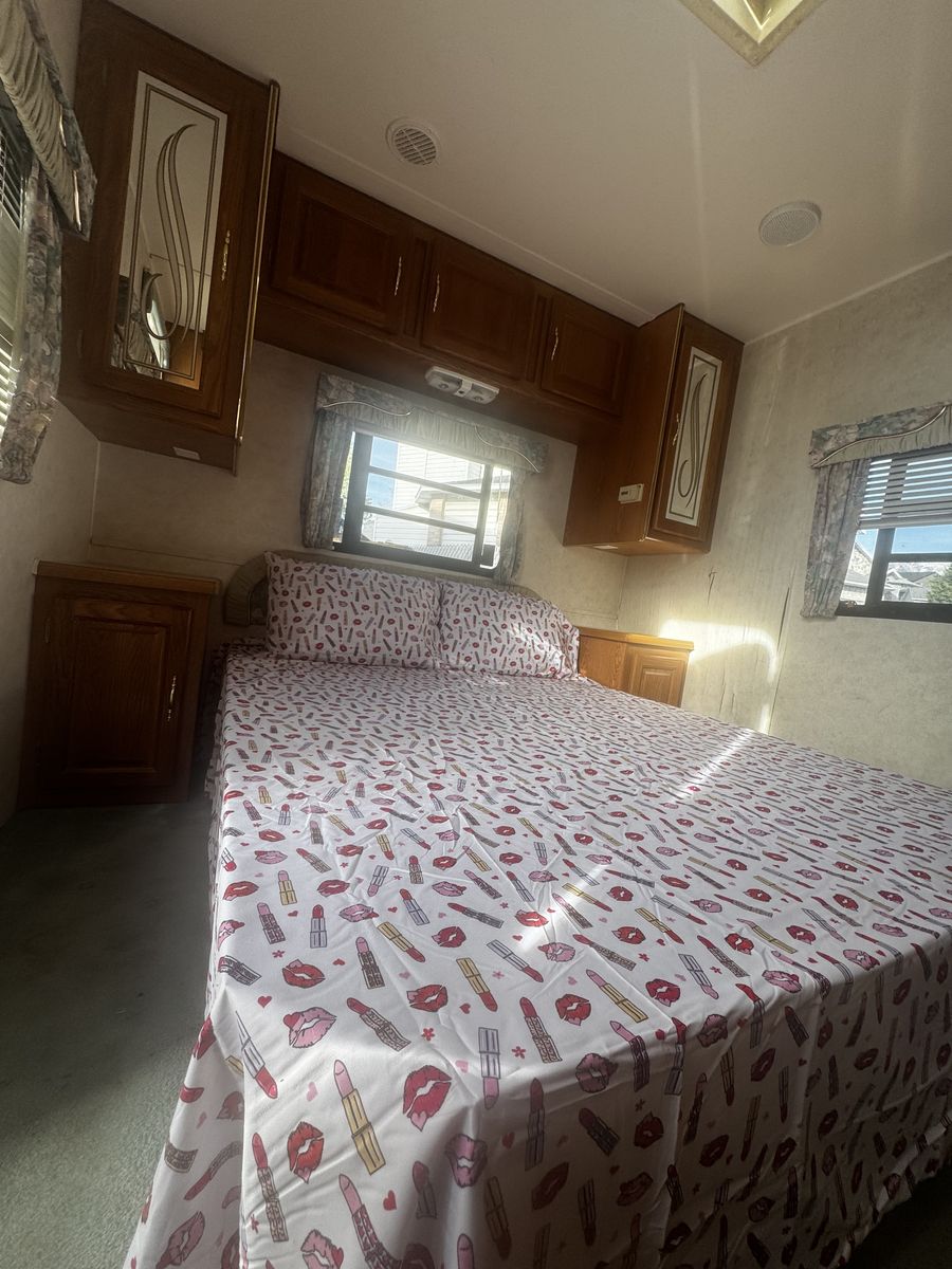 Main image 3