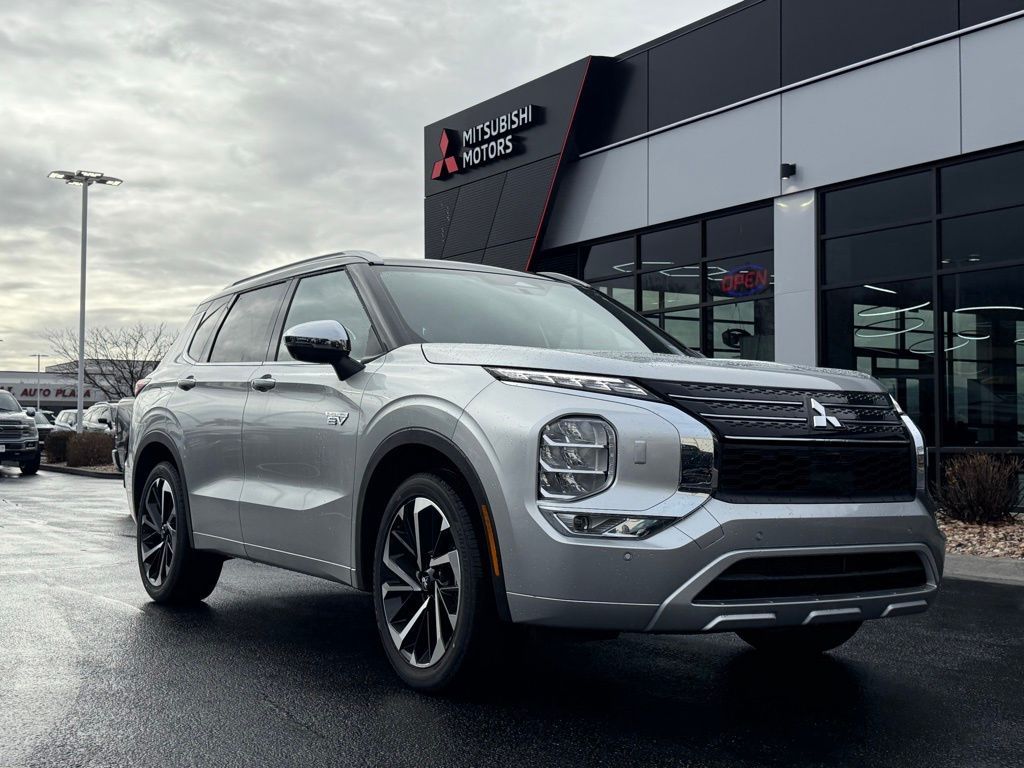 2025 Mitsubishi Outlander SEL