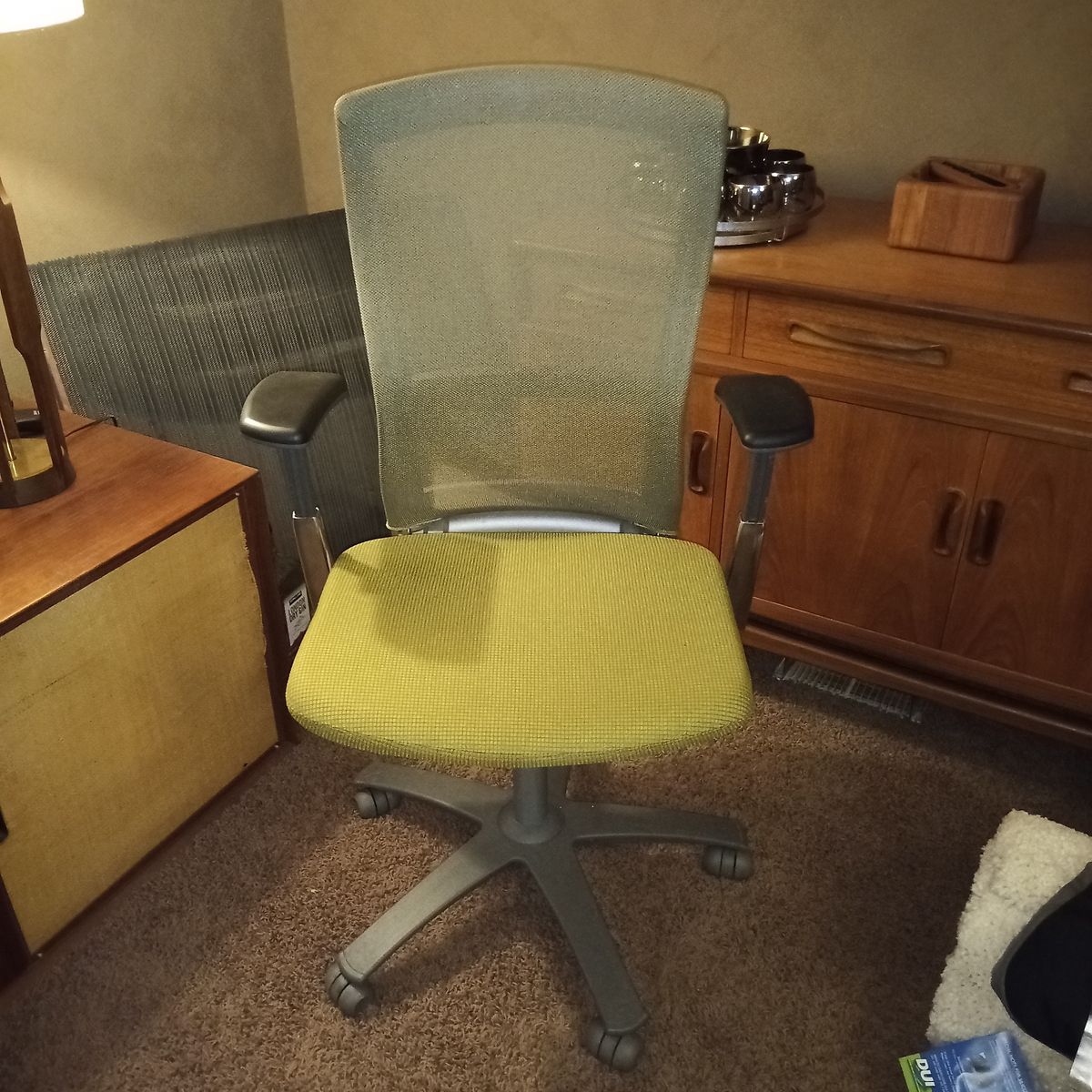 Knoll 'Life' office chair in a sage/green mesh and matt aluminum base