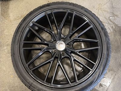 22” Road Force Luxury Staggered Wheels & Tires | 22x9 ET30 / 22x10.5 ET40