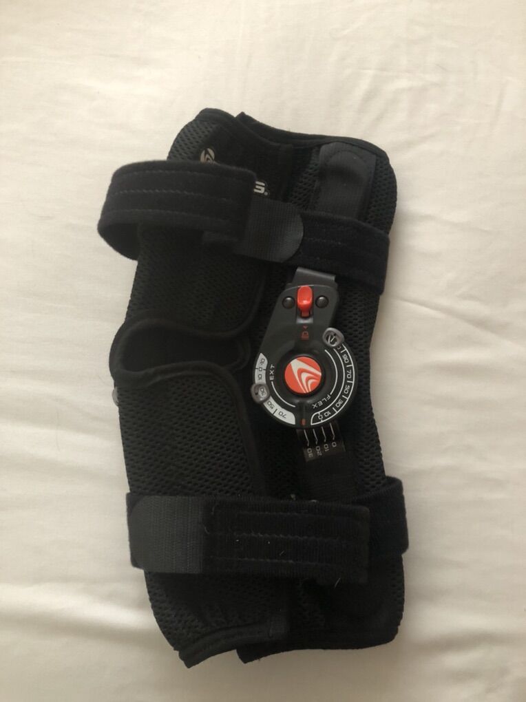 Breg Recover knee brace