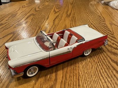1957 Ford Fairlane hard top convertible die cast