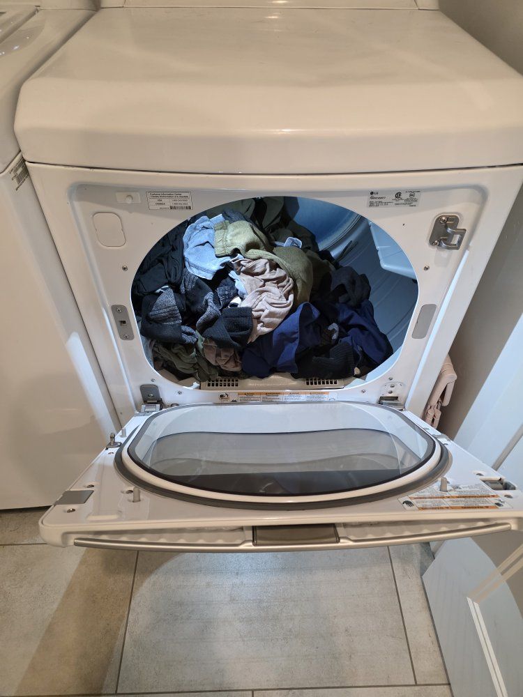 LG Washer/Dryer Set. Great condition! 
