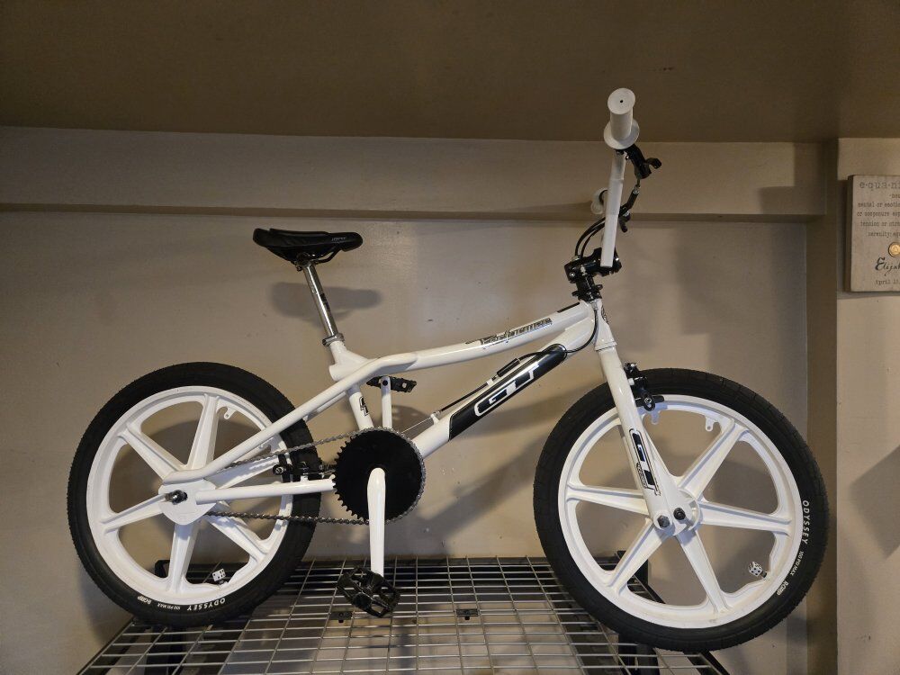 2001 GT performer bmx