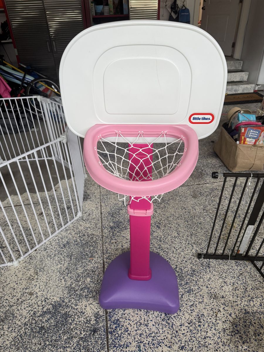 Little Tikes Basketball Hoop
