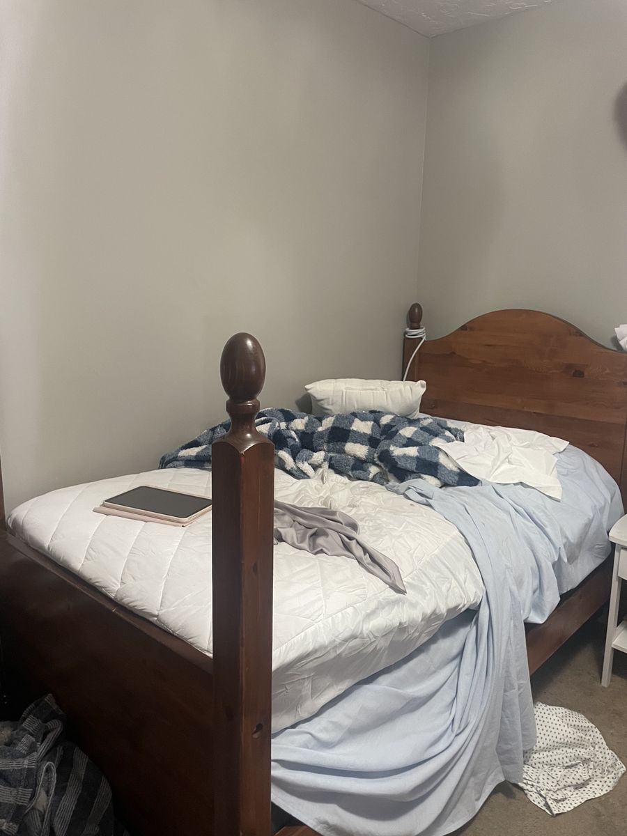 Twin 4 poster bed $75