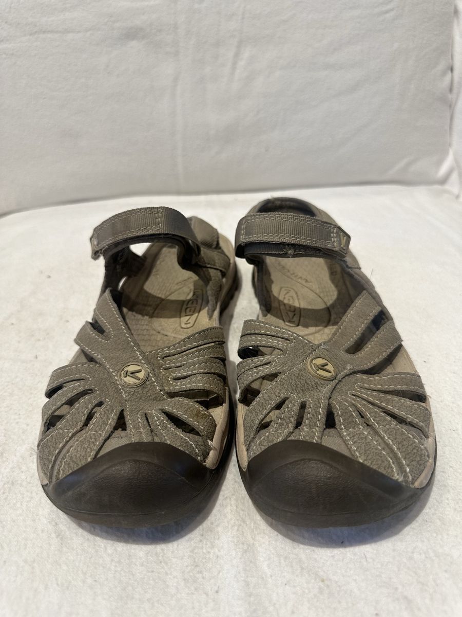 Keen women’s size 7 Mary Jane, beige sandals