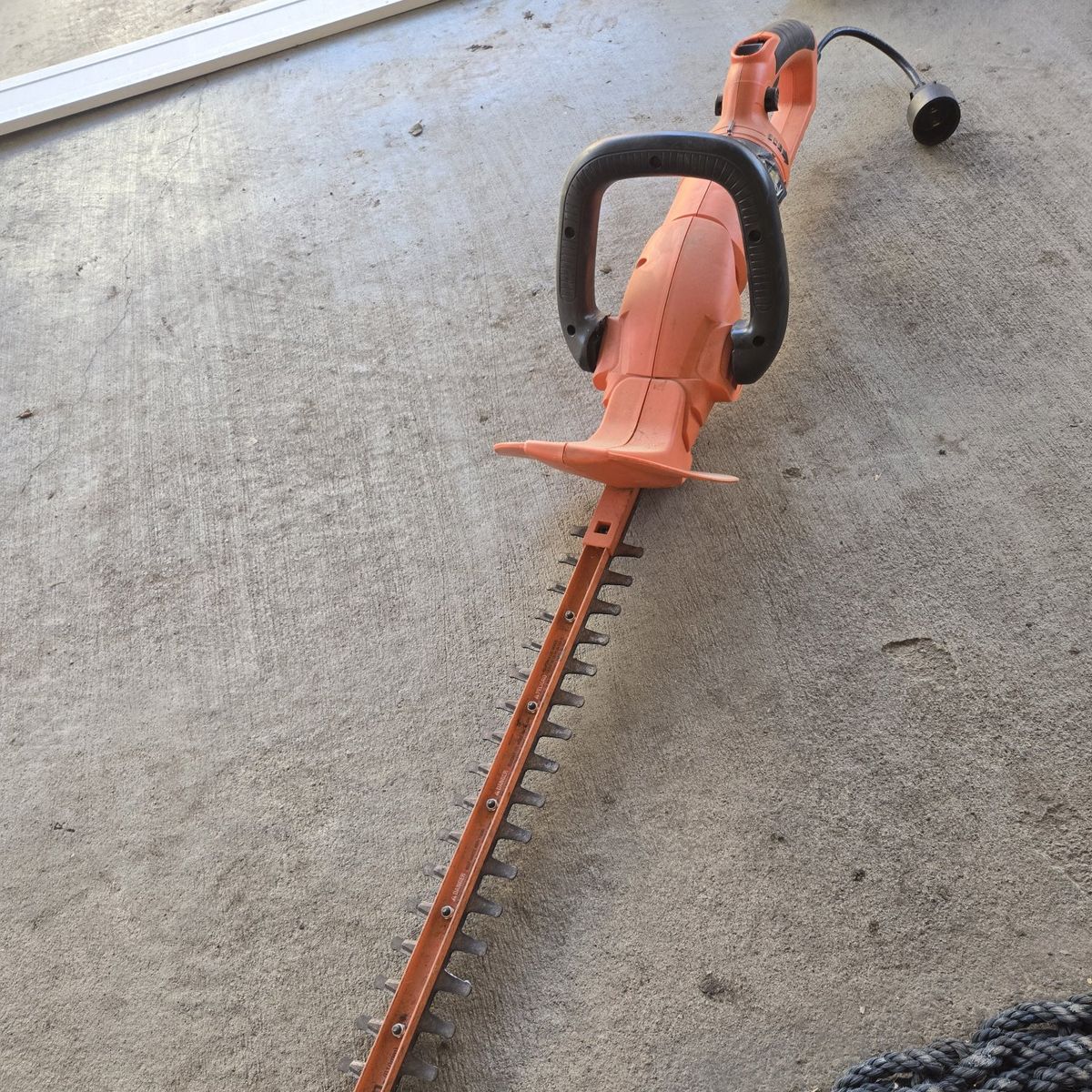 Electric Hedge Trimmer