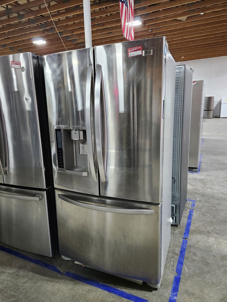 GREAT LG STAINLESS STEEL COUNTER DEPTH FRENCHDOOR FRIDGE!