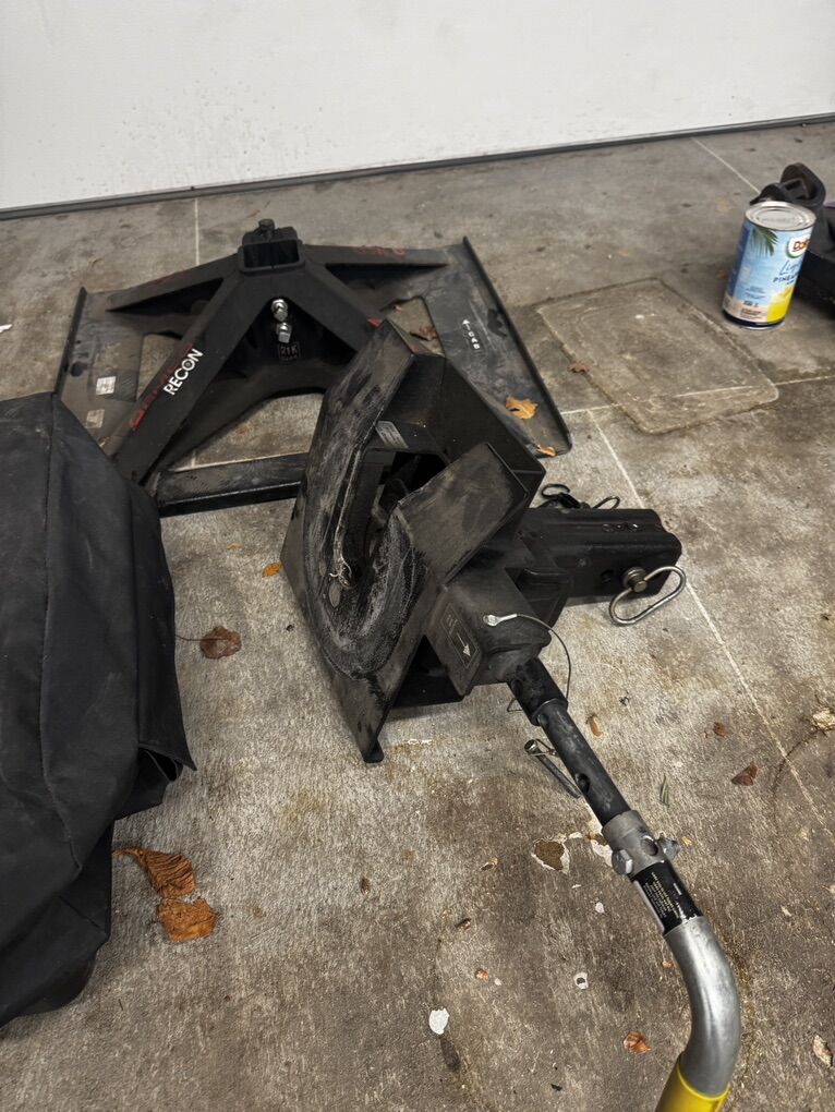 Demco Gooseneck Reciever