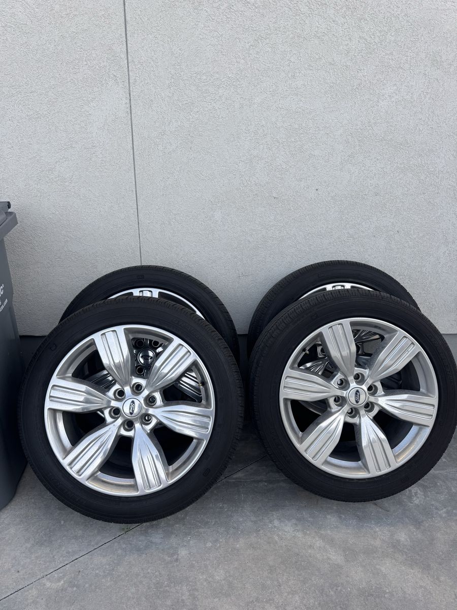 2022 ford expedition max platinum wheels and tires