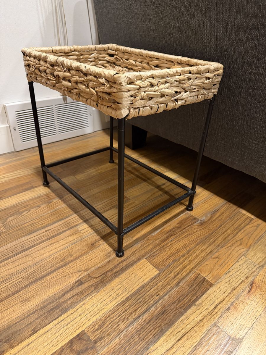 Woven Seagrass Basket Side Table – Black Metal Frame – Boho/Farmhouse.