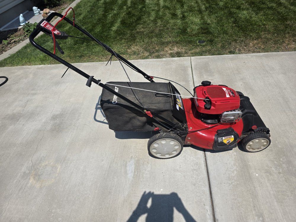 Troy-Bilt TB230 21-in Self-Propelled Gas Lawn Mower 163cc Briggs & Stratton Engine