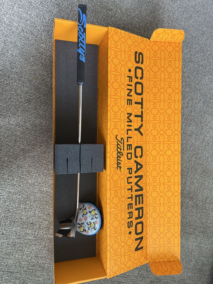 Custom Scotty Cameron Phantom 11 MOTO.