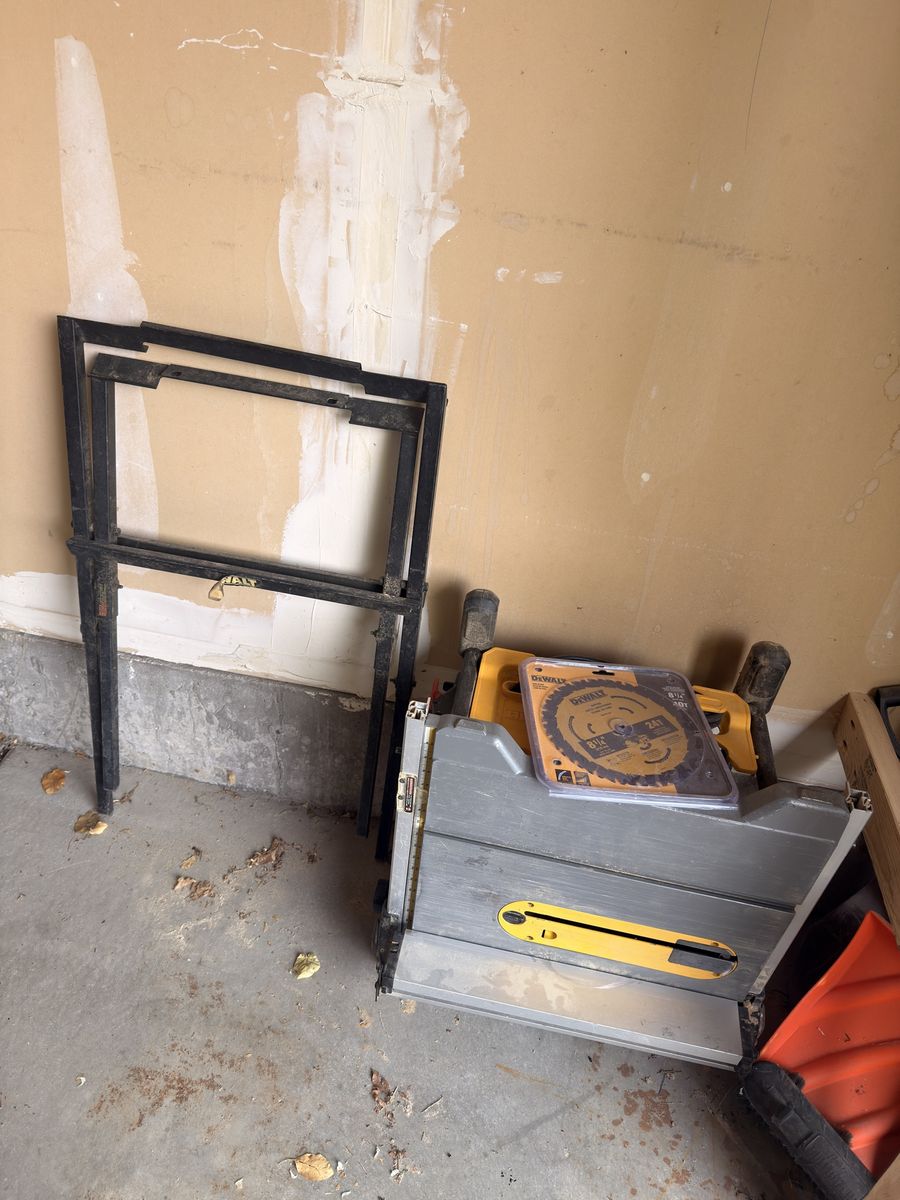 DeWalt Jobsite Table Saw - needs small repair