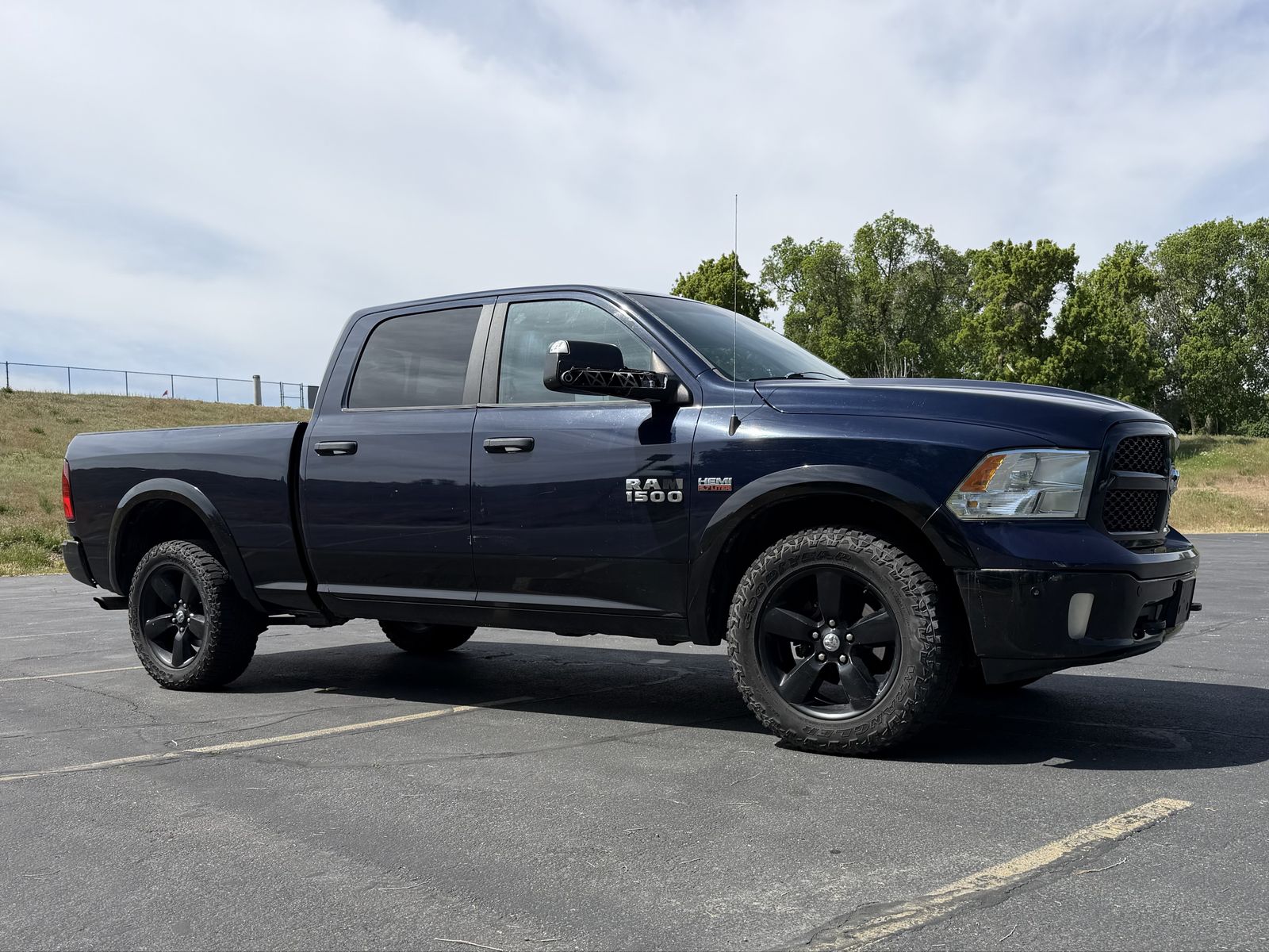 Main image 6