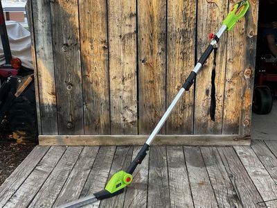 VIVOSUN 20" Cordless Pole Hedge Trimmer, 20V Electric Bush Trimmer with 20” Dual-Action Laser Blade, Adjustable Cutting Head.