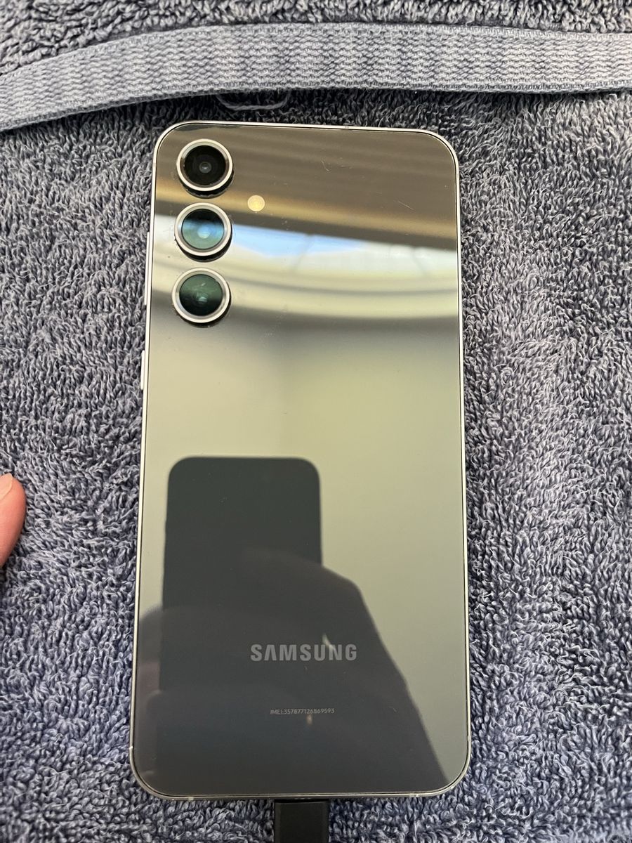 Samsung Galaxy S23 Fe (Unlocked) Black Smartphone - Excellent Condition