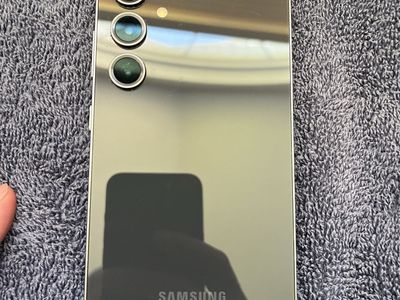 Samsung Galaxy S23 Fe (Unlocked) Black Smartphone - Excellent Condition